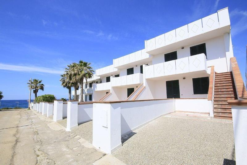 טורה סן ג'ובאני אוג'נטו Blu Side Hotel & Residence מראה חיצוני תמונה
