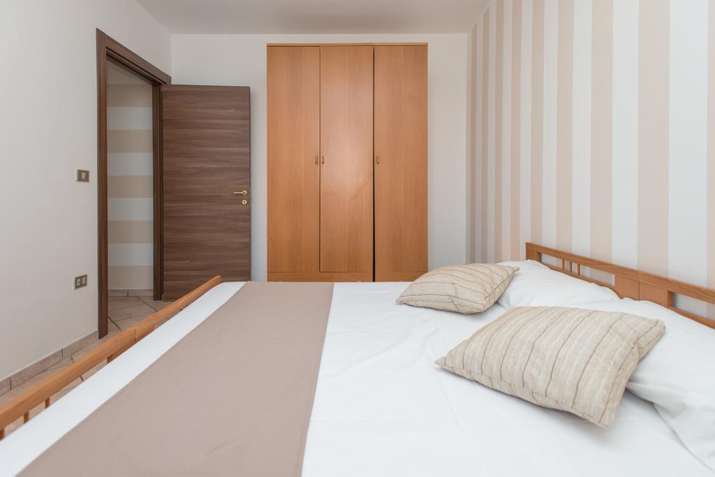 טורה סן ג'ובאני אוג'נטו Blu Side Hotel & Residence מראה חיצוני תמונה