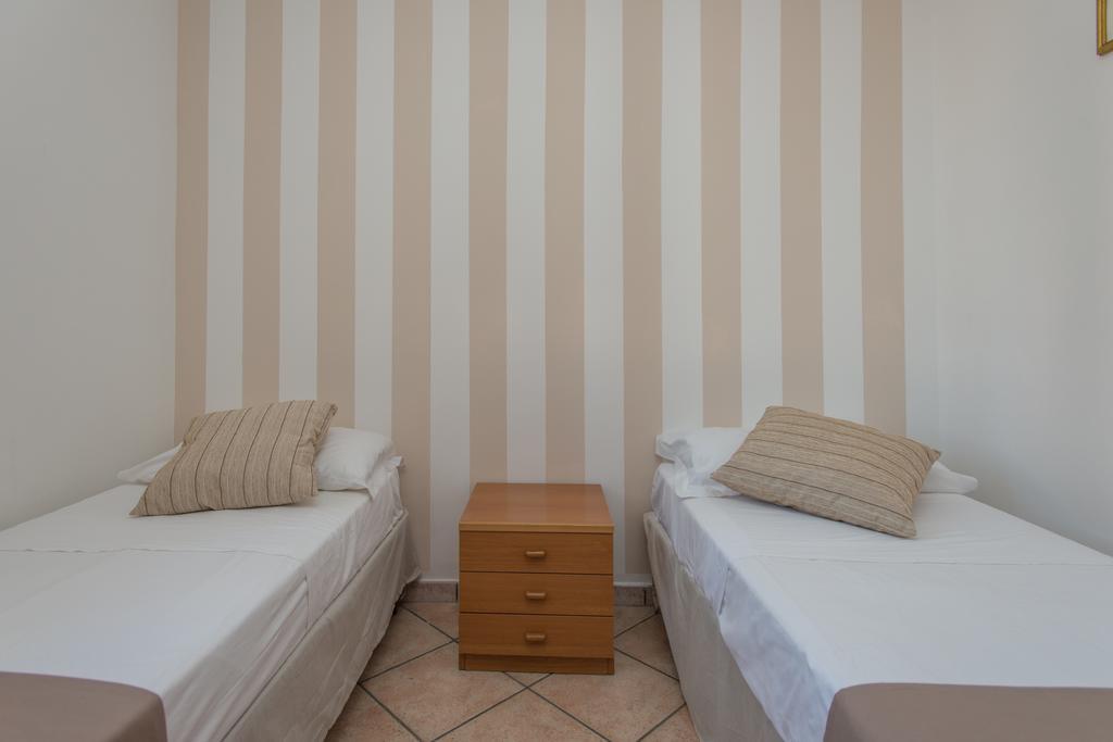 טורה סן ג'ובאני אוג'נטו Blu Side Hotel & Residence מראה חיצוני תמונה