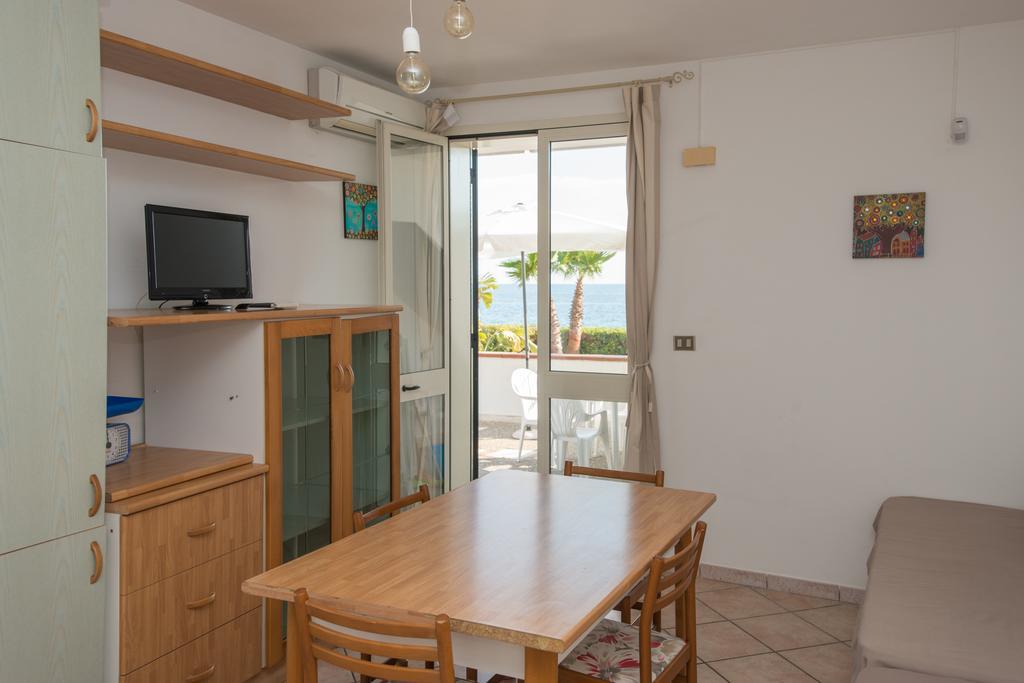 טורה סן ג'ובאני אוג'נטו Blu Side Hotel & Residence מראה חיצוני תמונה