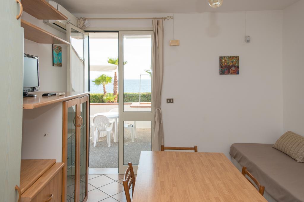 טורה סן ג'ובאני אוג'נטו Blu Side Hotel & Residence מראה חיצוני תמונה
