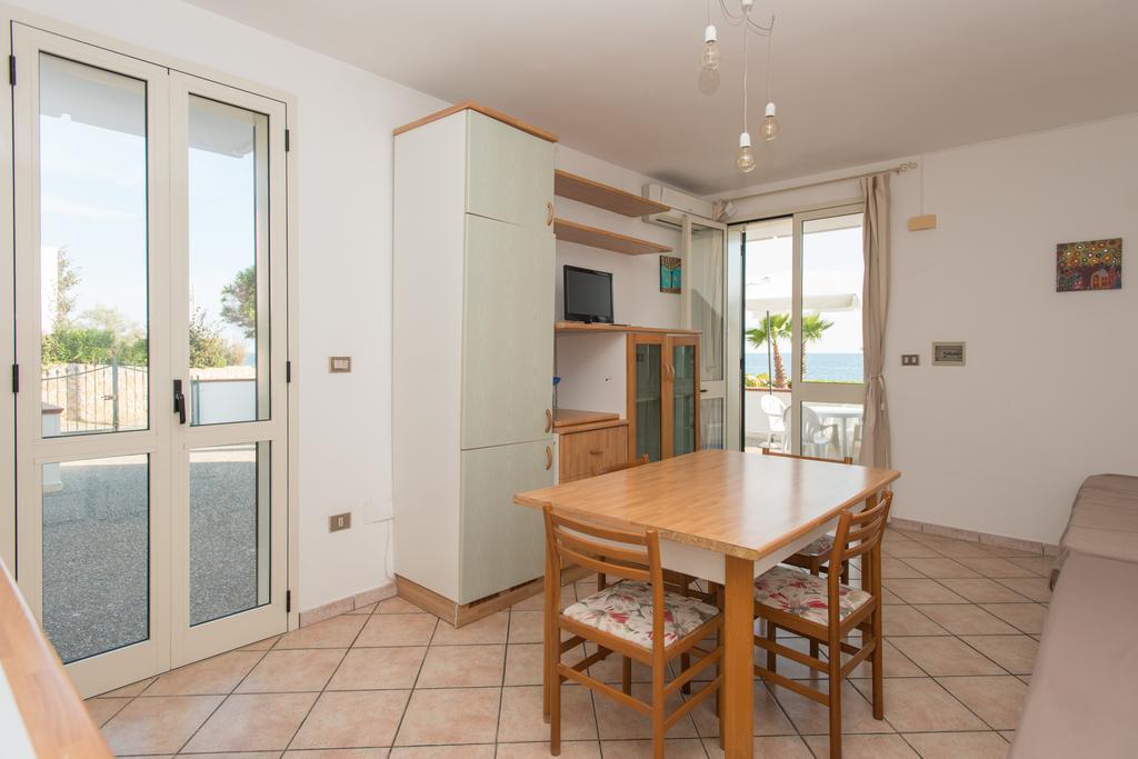 טורה סן ג'ובאני אוג'נטו Blu Side Hotel & Residence מראה חיצוני תמונה