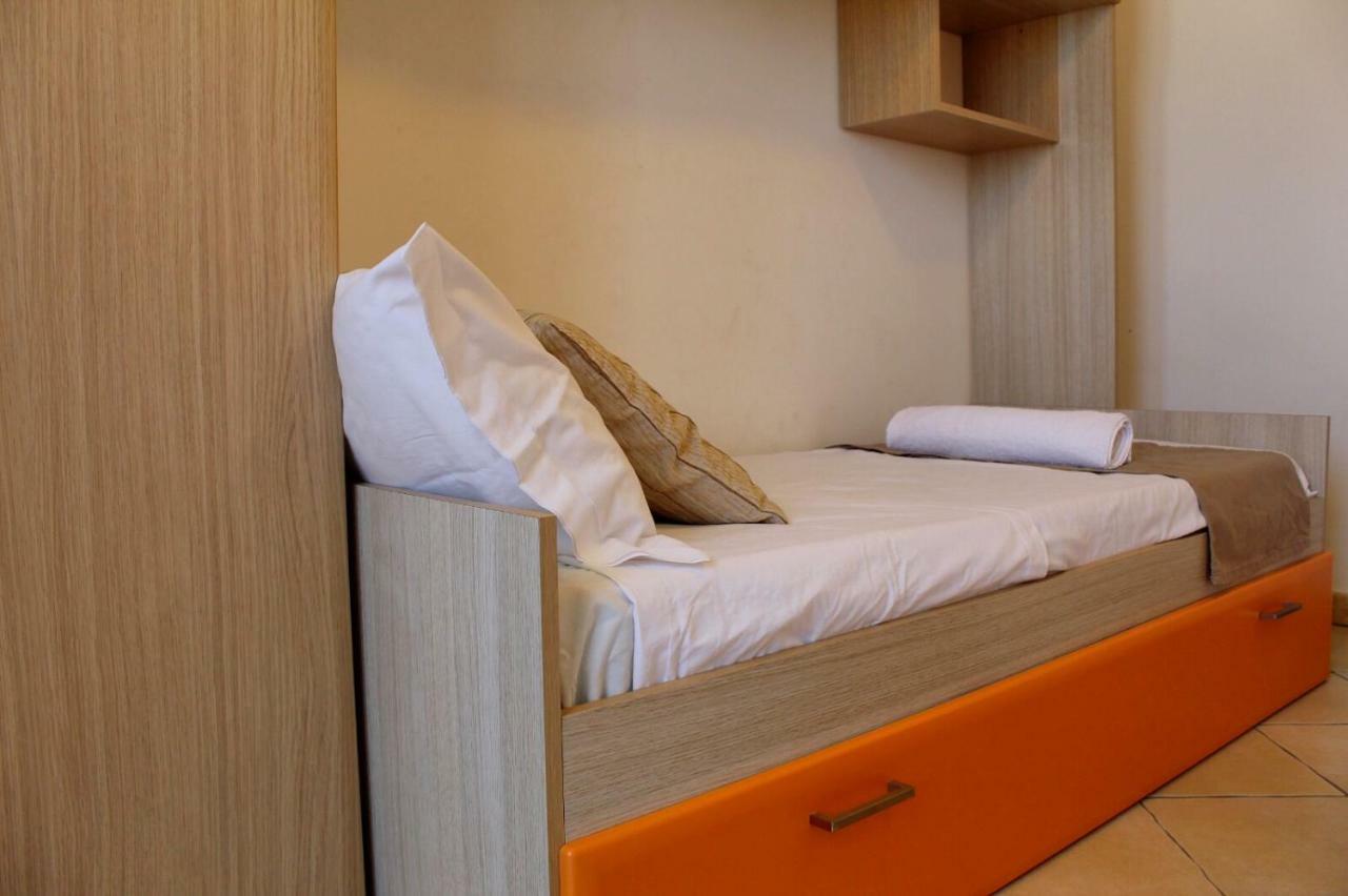 טורה סן ג'ובאני אוג'נטו Blu Side Hotel & Residence מראה חיצוני תמונה