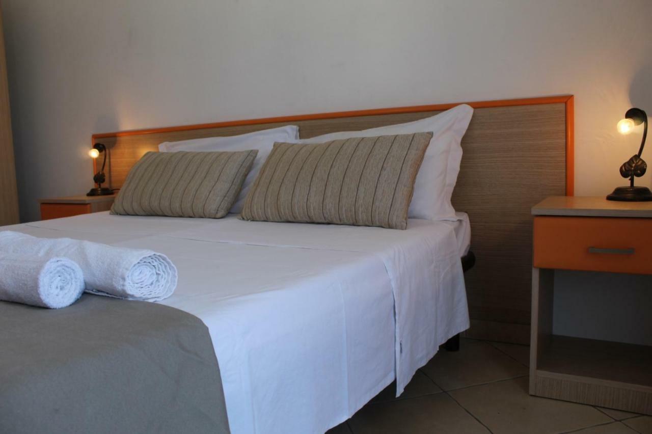 טורה סן ג'ובאני אוג'נטו Blu Side Hotel & Residence מראה חיצוני תמונה